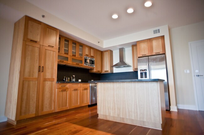 Foto del edificio - Rare Opportunity: Stunning and Spacious One-Bedroom Condo in Greenbridge!