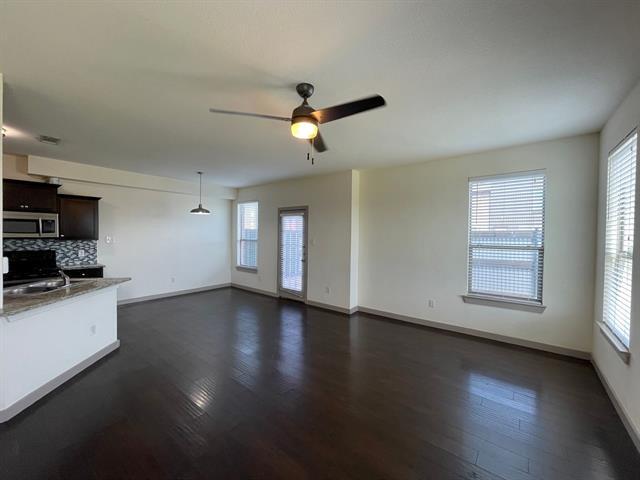 Building Photo - 3605 Valley Vista Dr