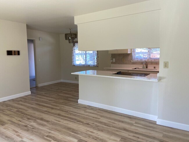 Building Photo - Newly Remodeled 3 bed/2 bath plus bonus room home in Walnut Creek
