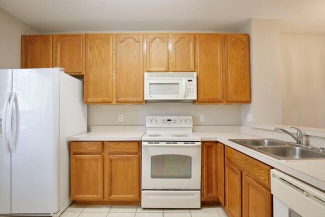 Foto del edificio - Spacious 2/2.5 Townhome with Full Service Lawn Care Included in Towns of Legacy Park - Davenport