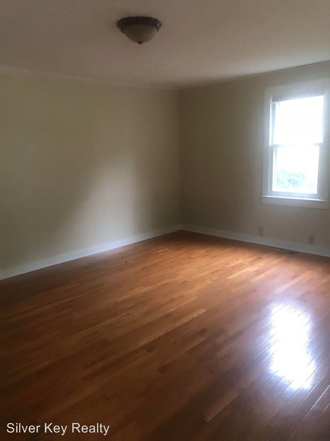 Building Photo - 3 br, 1 bath House - 305 Dixon Avenue