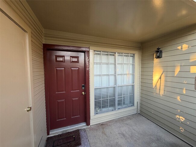 Building Photo - 2120 El Paseo St