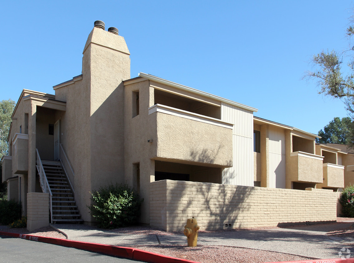 Foto del edificio - Walden Court Condominiums