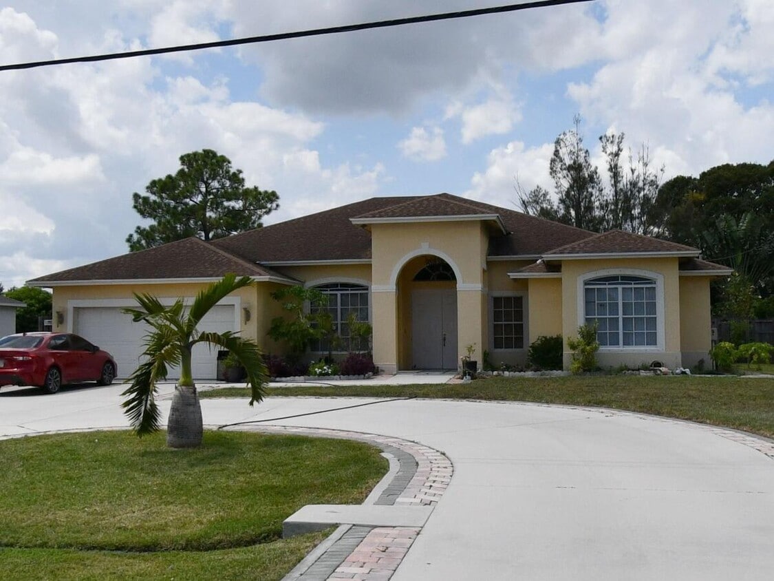 Primary Photo - 368 NW Bayshore Blvd