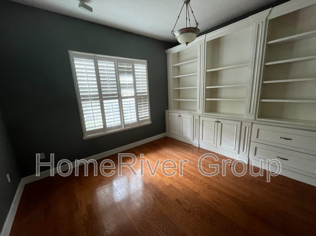 Foto del edificio - 13233 Lake Live Oak Dr