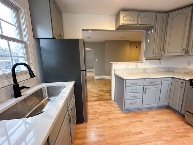 Building Photo - 705 Ideal Way