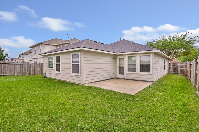 Building Photo - 21915 Saragosa Pond Ln