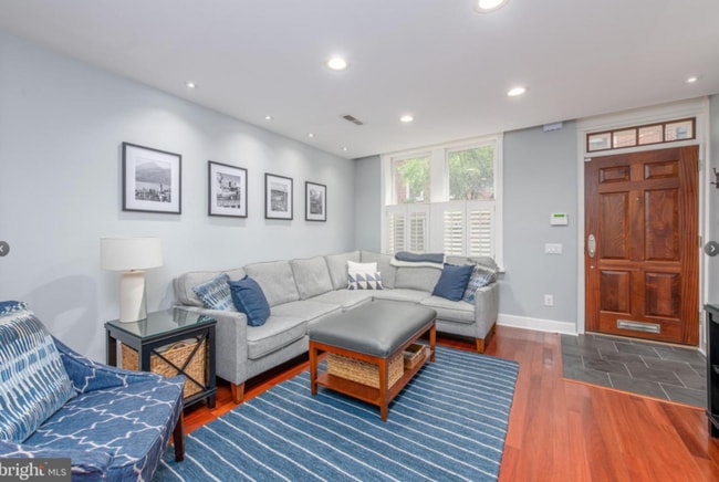 Building Photo - 307 Gaskill St