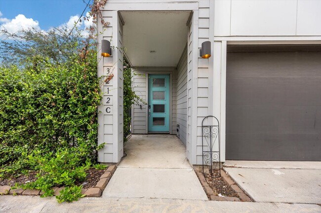 Foto del edificio - 3212 N MacGregor Way