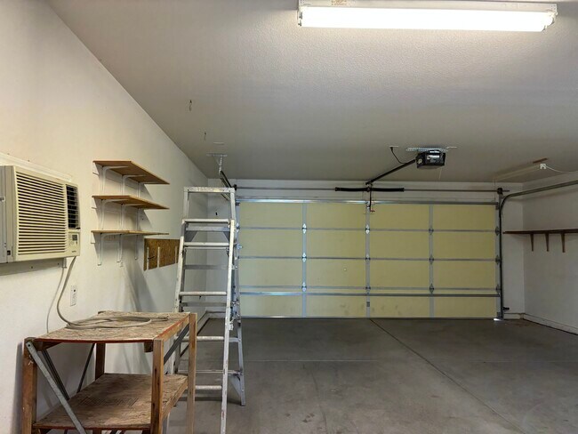 Building Photo - 4955 S Via Colinas Dr