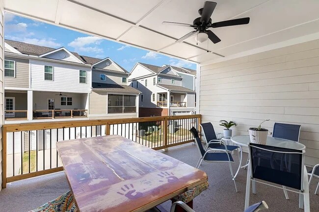 2nd floor patio - 1006 Gateway Commons Cir