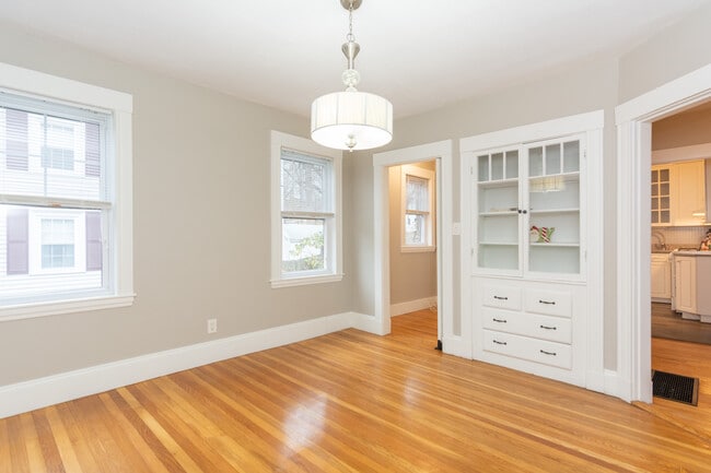 Building Photo - 39 Gould St