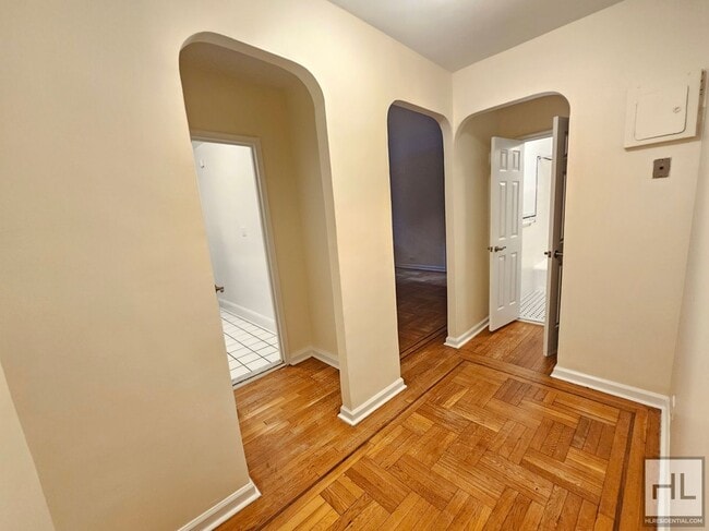 Building Photo - Charming Studio in West Village | 3rd Floo...