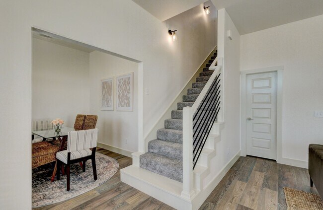 Foto del edificio - Stunning 4 Bedroom 3 Bath Home