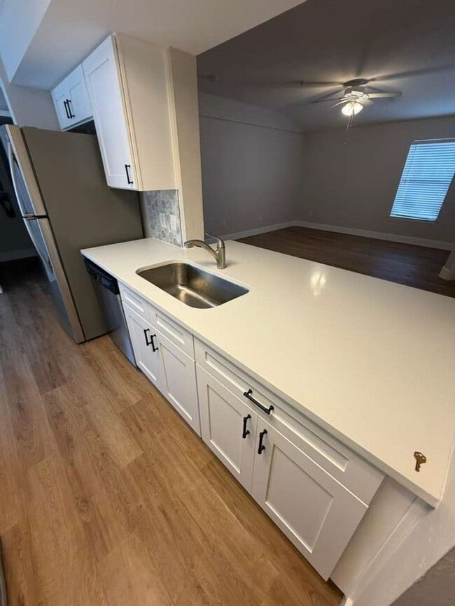 Building Photo - Spacious 2/2 Condo in Sable Point within gated community