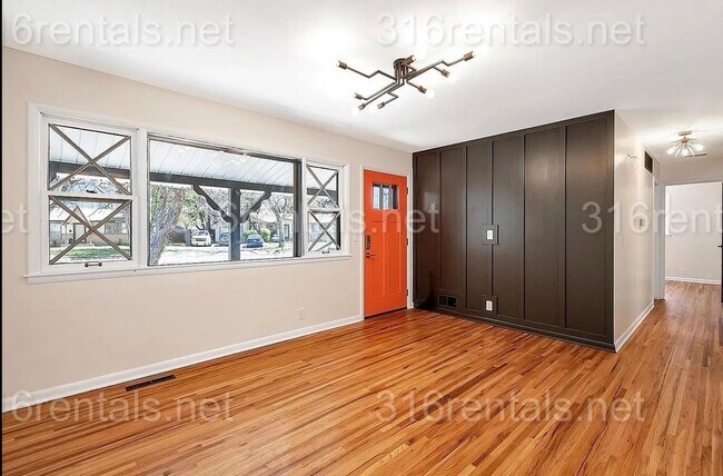 Foto del edificio - $1795 - 4 bed 2 bath - Single Family Home