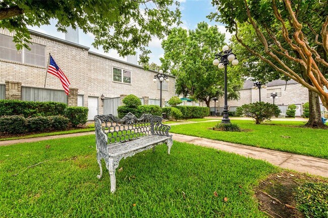 Foto del edificio - 368 Wilcrest Dr