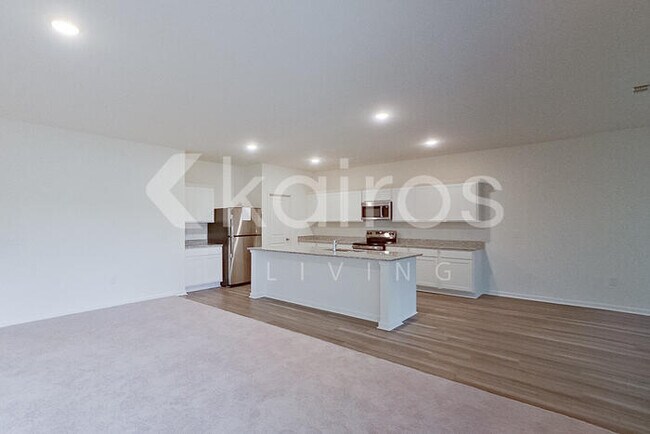 Foto del edificio - 653 Castillo Dr