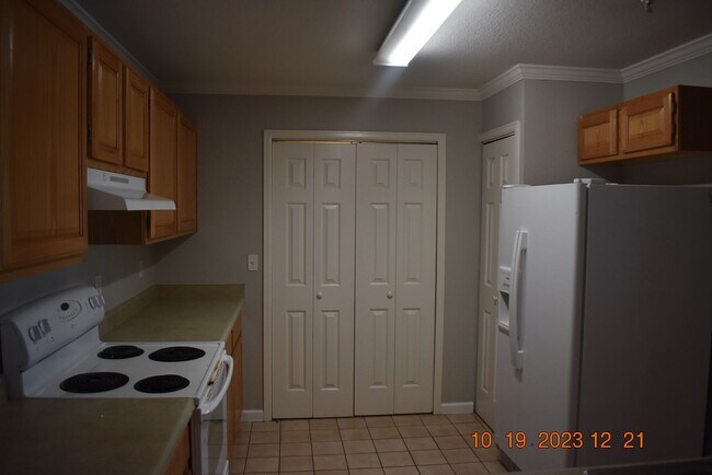 Building Photo - Spacious 2 bed + bonus room / Littleton Condo, Wonderful Location