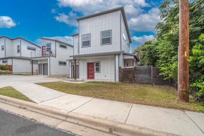 Foto del edificio - 7301 Providence Ave