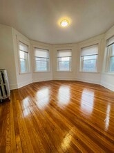 Interior Photo - 11 Tetlow