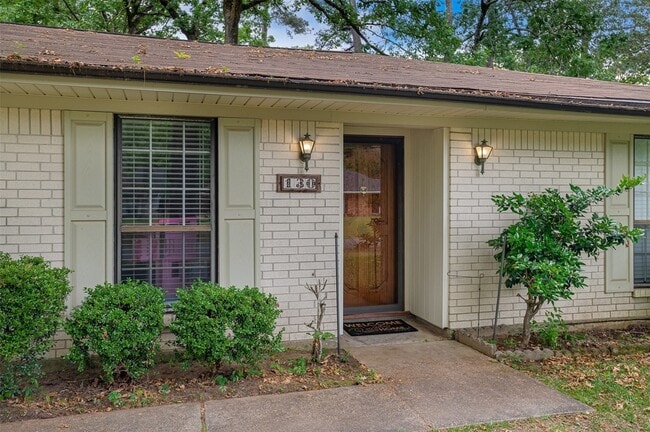 Foto del edificio - 130 Elmview Ln