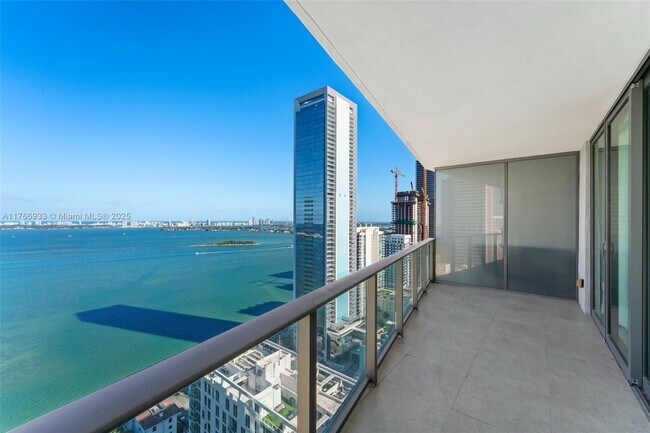 Foto del edificio - 460 NE 28th St