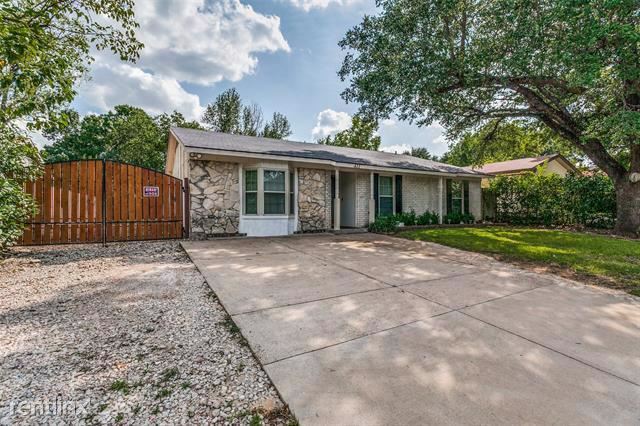 Primary Photo - 3 br, 2 bath House - 411 W Ash Lane