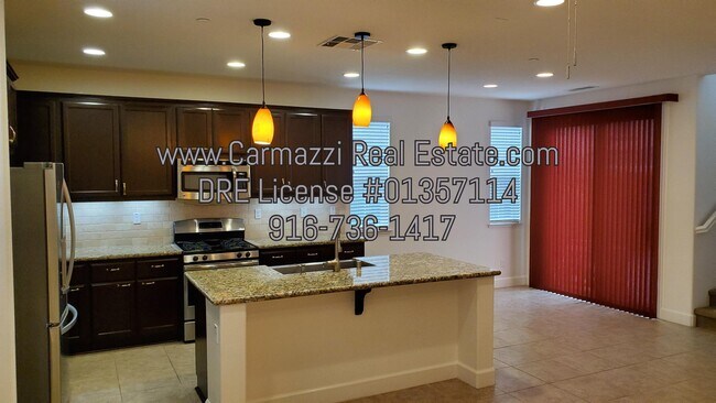 Foto del edificio - 905 Willow Bridge Dr