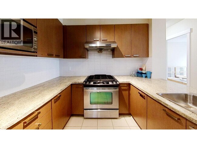 Building Photo - 9399 Tomicki Ave