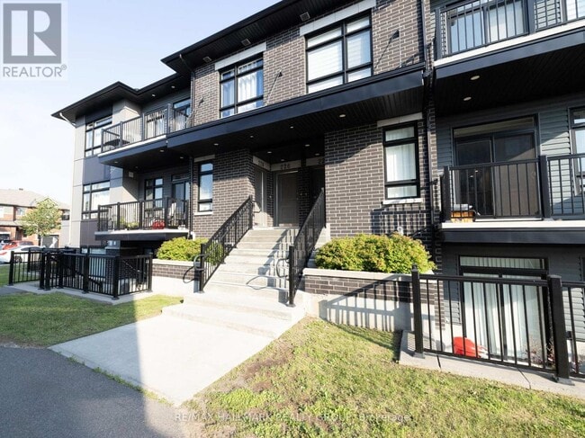 Building Photo - 224-224 Big Sky Private