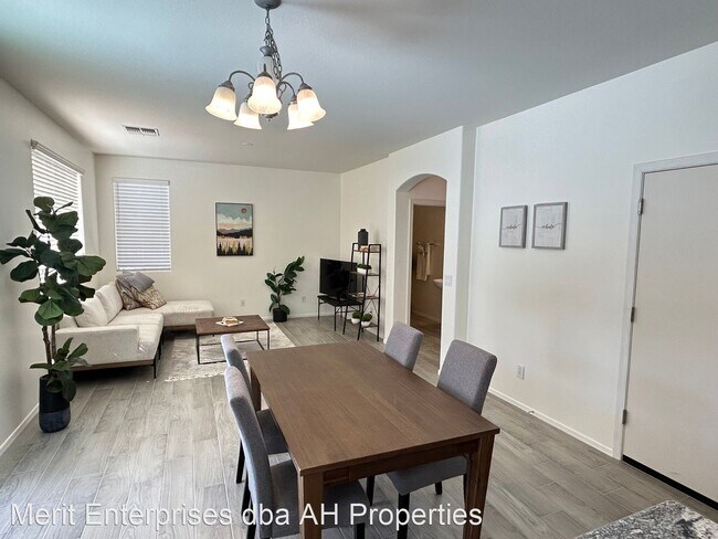 Building Photo - 4 br, 2.5 bath House - 8713 W ADAMS ST