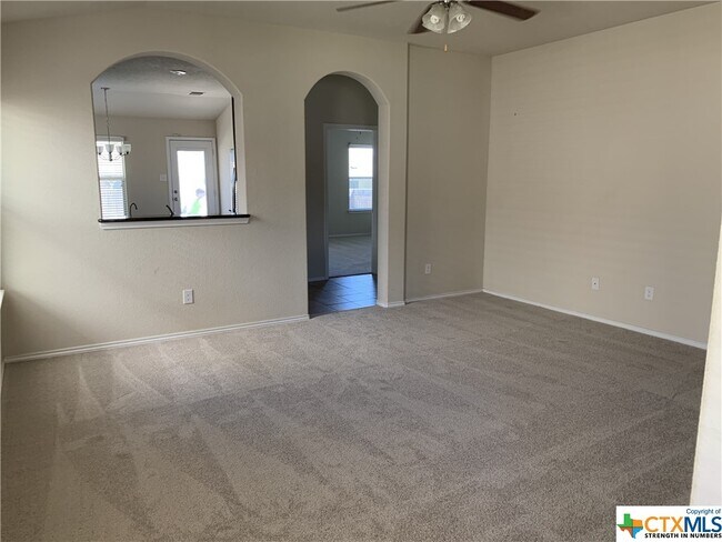Building Photo - 5331 Dauphin Dr