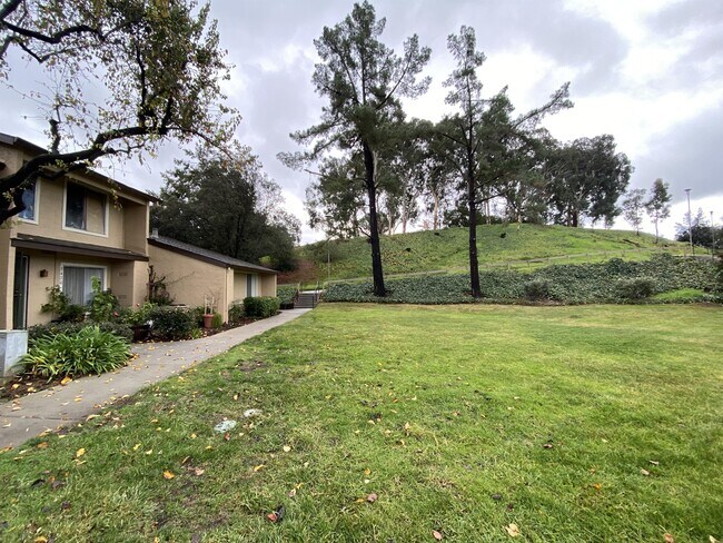 Building Photo - 3466 Bathgate Ln