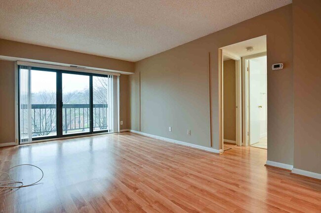 Foto del edificio - 807 N Howard St