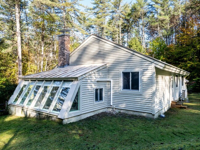 Building Photo - 2-Bedroom House Quechee, VT