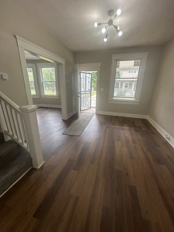 1352 E 90th St Cleveland, OH 44106 – photo 2
