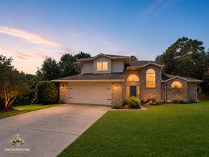 Building Photo - 246 Hillside Dr