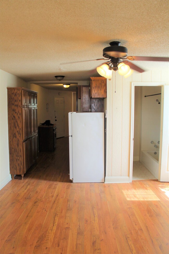 114 E Rogers St, El Reno, OK 73036 Townhome Rentals in El Reno OK