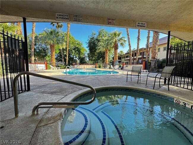 Building Photo - 350 E Desert Inn Rd