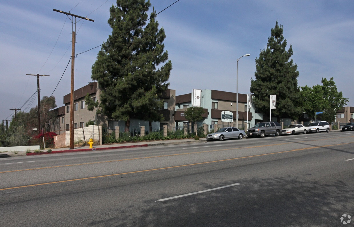 Primary Photo - Vista Ridge Apartments