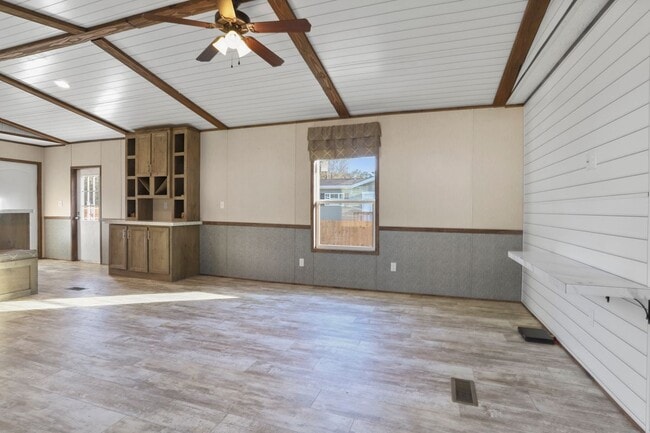 Building Photo - 19218 McLin Rd