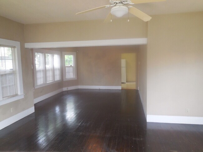 Foto del edificio - 3 Bedroom / 1 Bath House