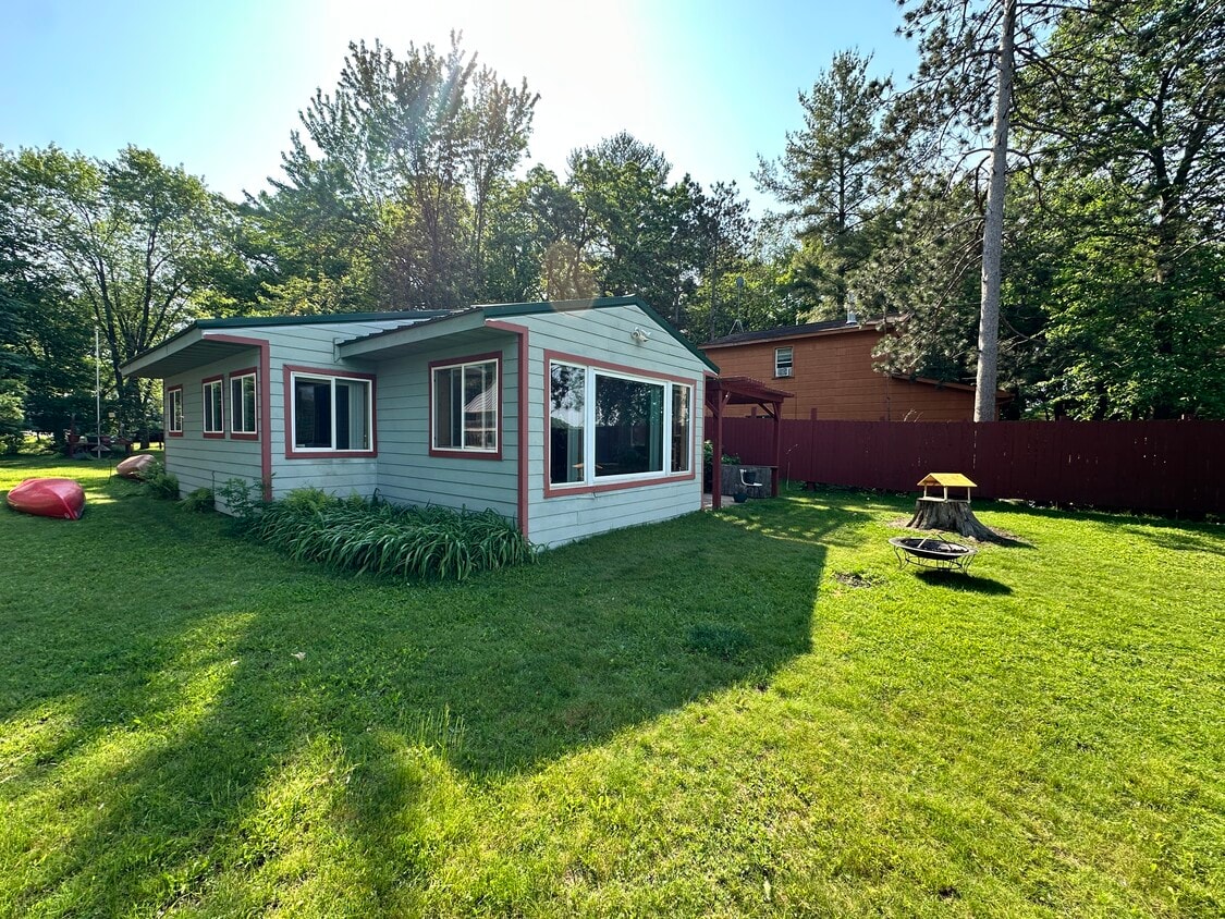Primary Photo - N7475 537th St