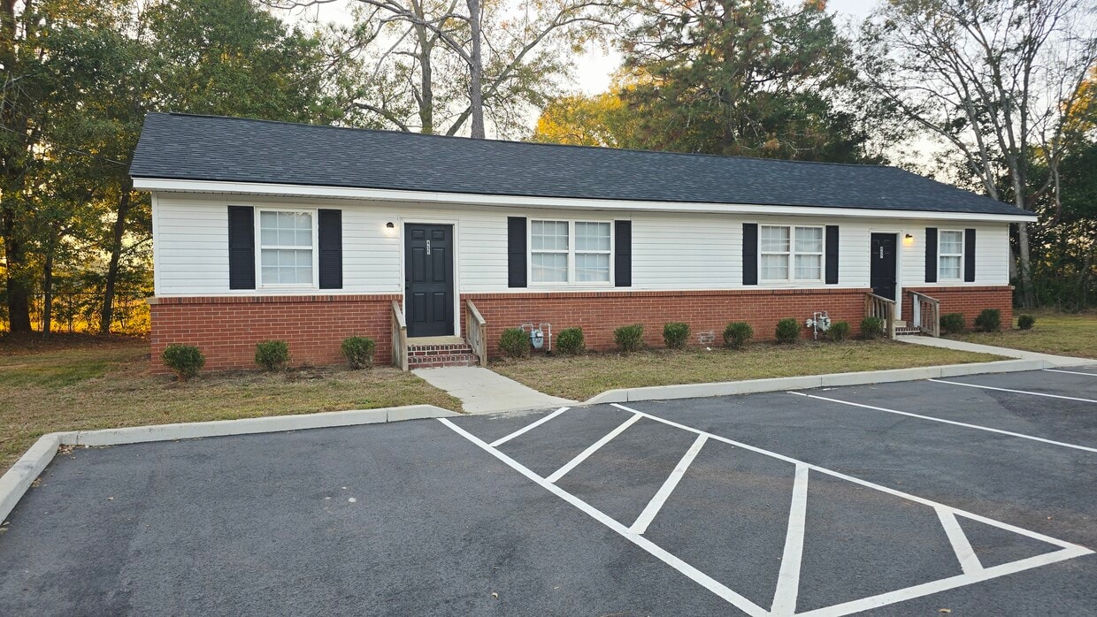 Primary Photo - Monetta Apartments