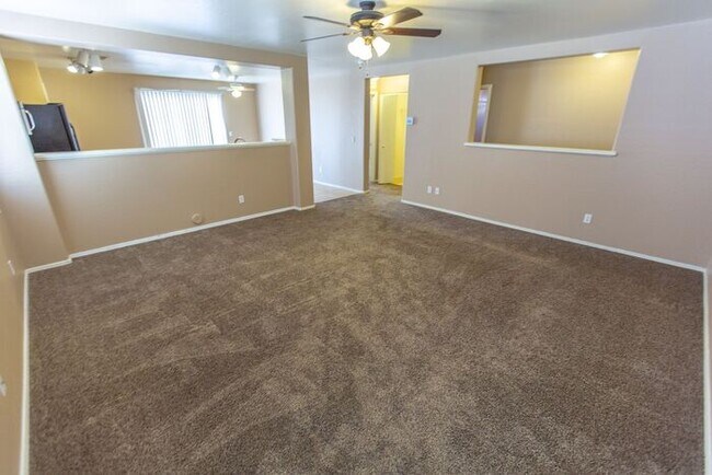 Building Photo - 12622 W Corrine Dr