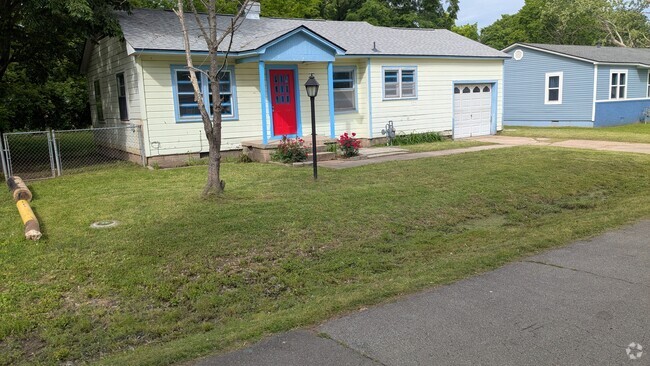 Building Photo - 3500 Wilma Ave