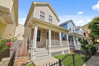 Building Photo - 1053 W 16th St