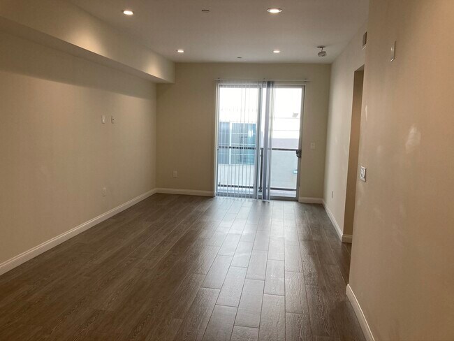 Building Photo - 7140 La Tijera Blvd