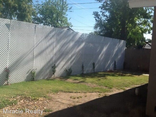 Foto del edificio - 2 br, 1 bath House - 927 Daulton Ave